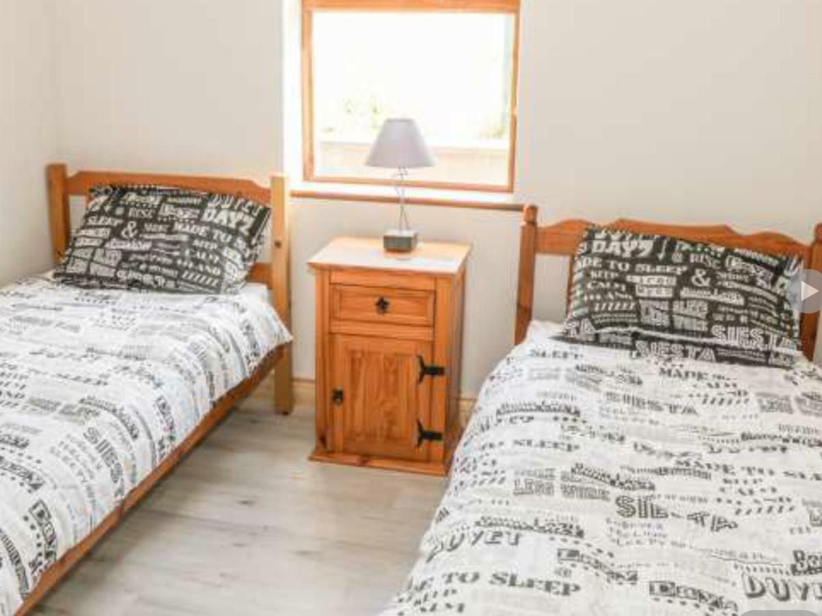 Reek View - Two Bedroom Cottage Westport Exteriör bild